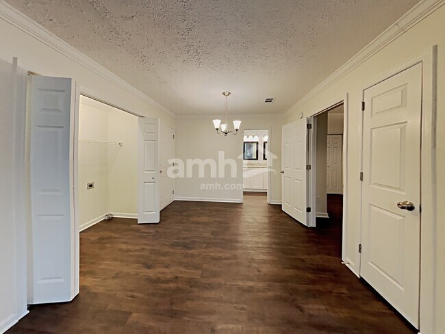 Foto del edificio - 1325 Georgetown Dr