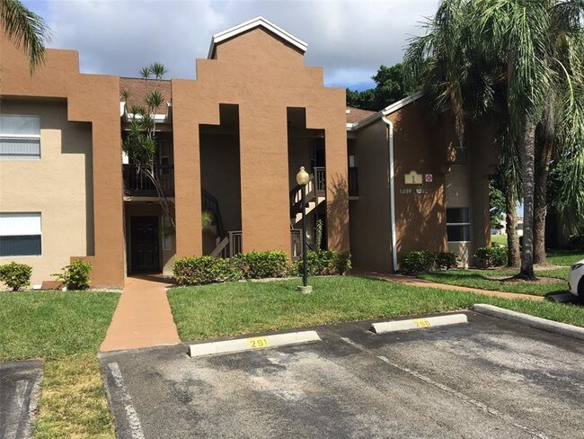 Building Photo - 465 SW 113th Way