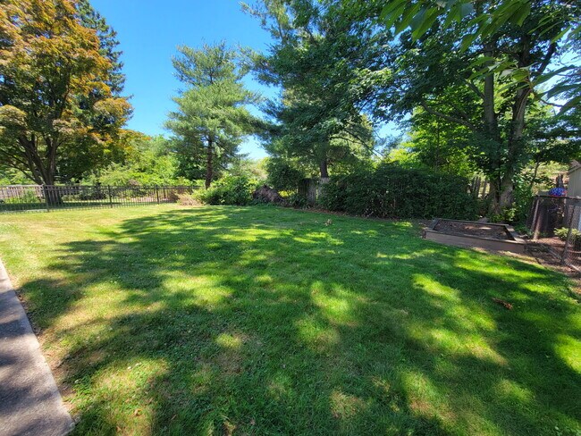Large Private Rear Yard - 162 Short Hills Ave
