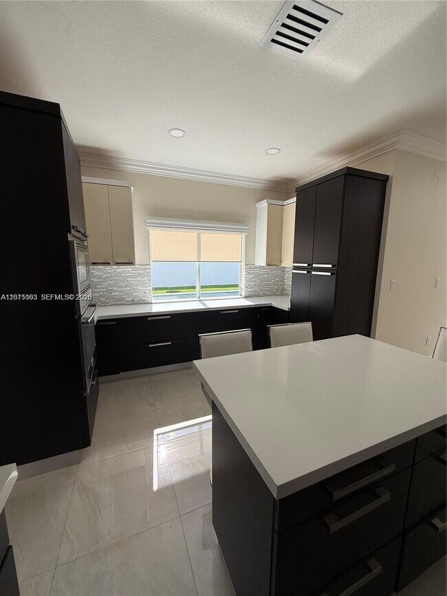 Foto del edificio - 15624 SW 20th St