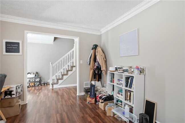Foto del edificio - 5915 Princess Ln NW