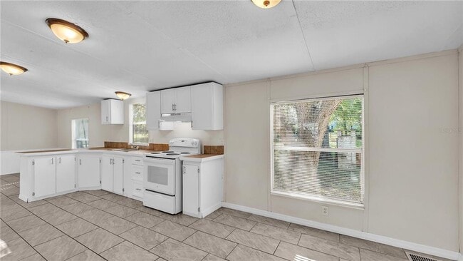 Building Photo - 8638 Gibson Oaks Dr
