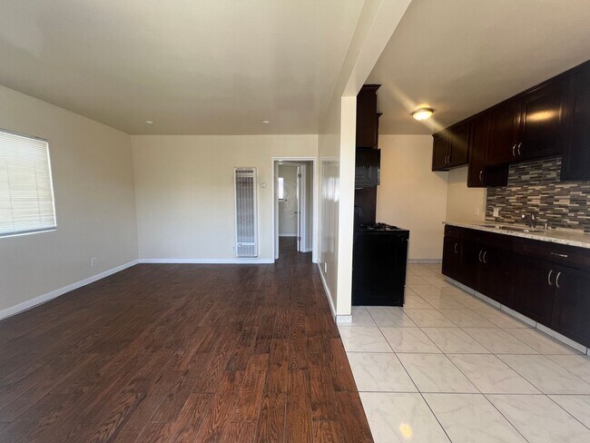 Foto del edificio - 1533 W 80th