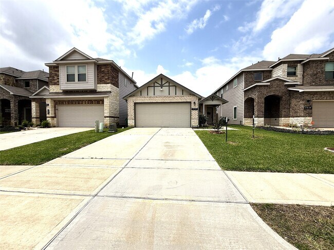 Foto del edificio - 7955 Fijian Cypress Dr