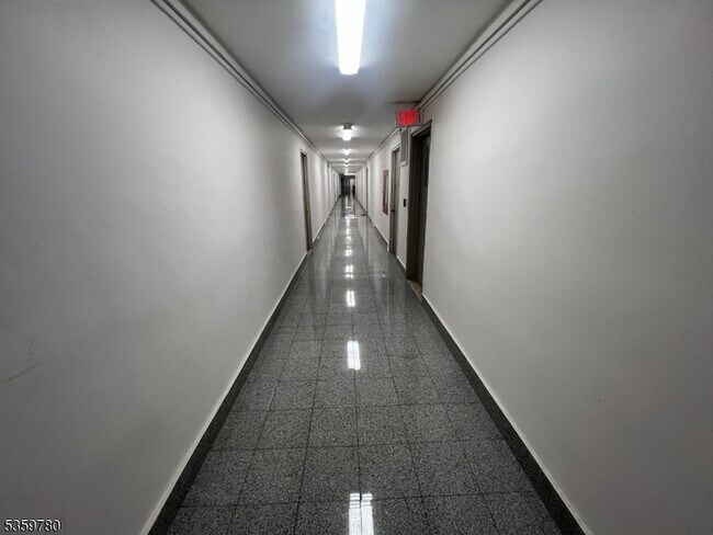 Foto del edificio - 39 E 39th St