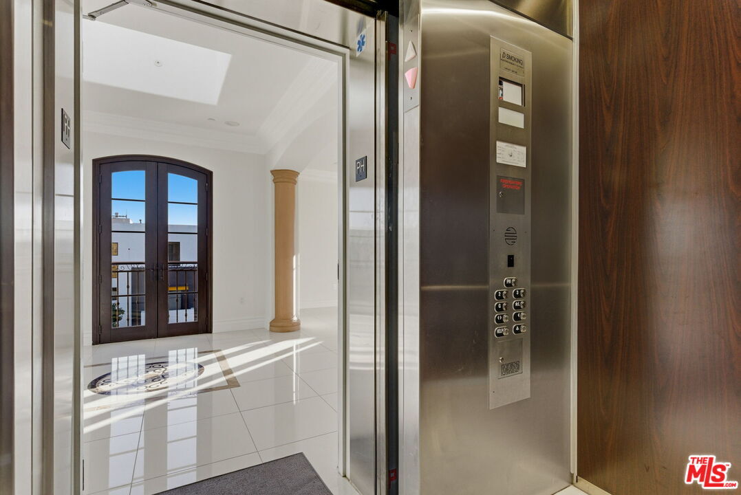 Foto principal - 462 S Maple Dr