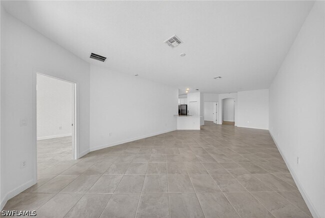 Building Photo - 20559 Hazelnut Ct S