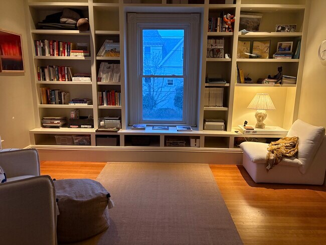 Foto del edificio - 96 Upham St