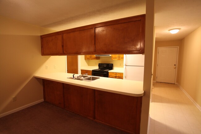 Foto del edificio - Cedar Chase Duplex For Fall 2025