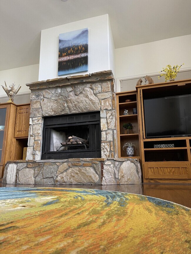 Building Photo - 900 N Sinagua Heights Dr