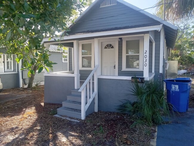 Building Photo - MOVE IN SPECIAL - Cottage in St. Pete for ...