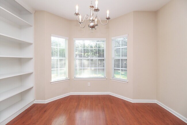 Foto del edificio - 4940 Hopewell Manor Dr
