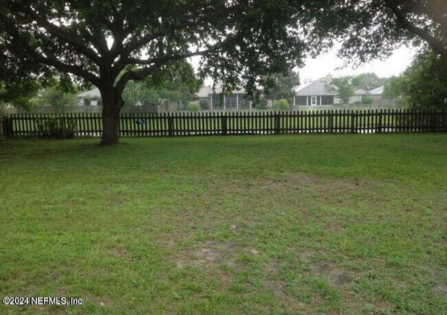 Building Photo - 424 Bay Point Way N