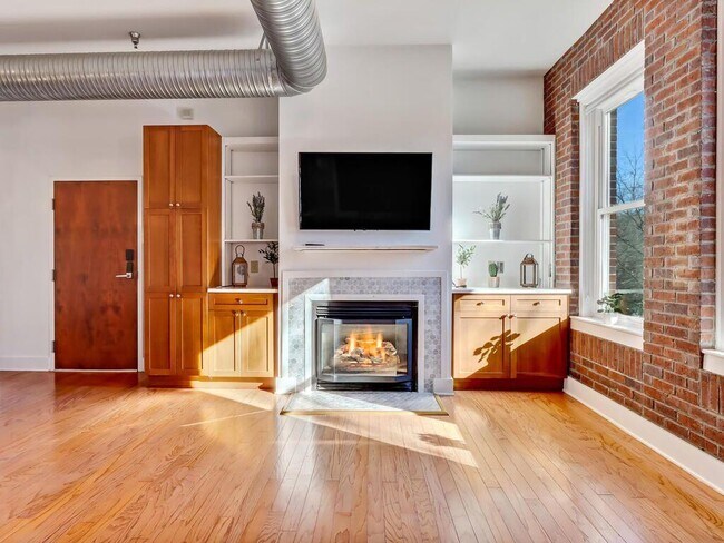 Foto del edificio - 1158 Ponce De Leon Ave NE