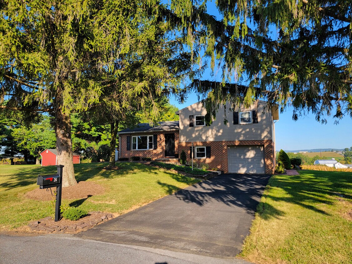 Primary Photo - 26 Pinewood Ave
