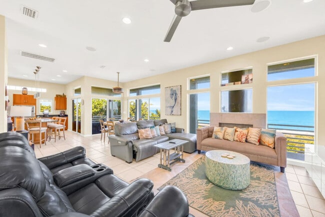 Building Photo - 2775 Jimmy Buffett Mem Hwy