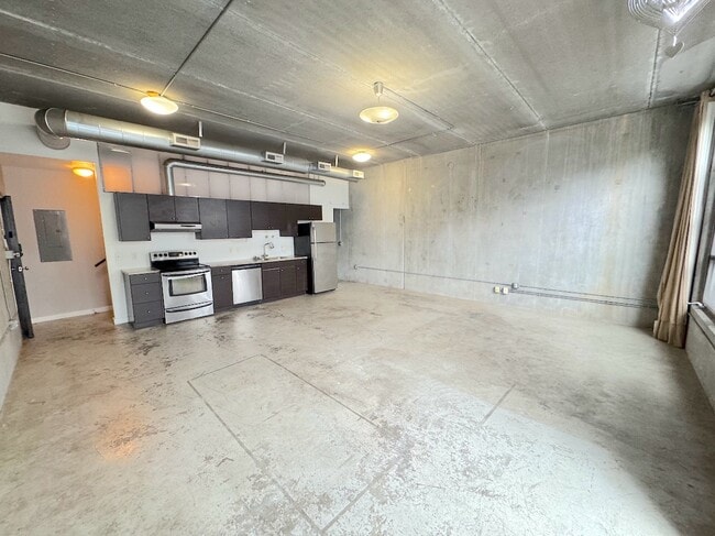 Building Photo - 2407 Bull St