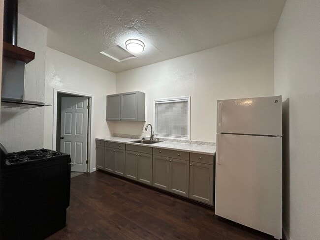 Foto del edificio - 1544 Montgomery St