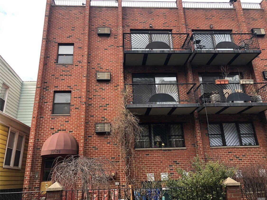 Primary Photo - 31-24-31-31 31st St