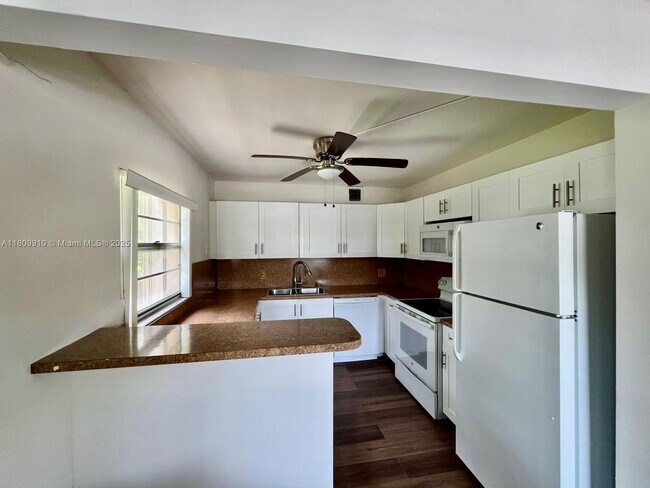 Building Photo - 801 SW 133rd Terrace