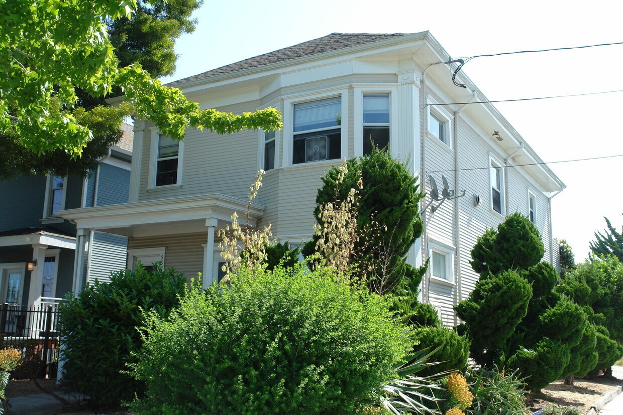 Primary Photo - 5802-5804 Telegraph Ave