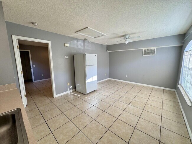 Foto del edificio - Studio Apartment – 1 Bed / 1 Bath – Davenp...