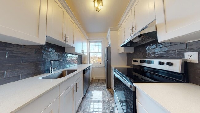 Building Photo - 418 Claremont