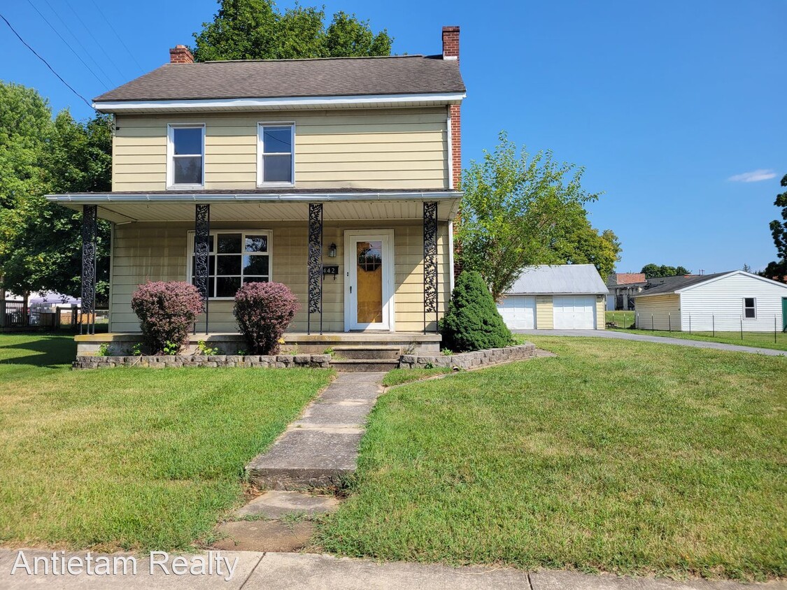 Foto principal - 4 br, 2 bath House - 442 S. Carlisle Street