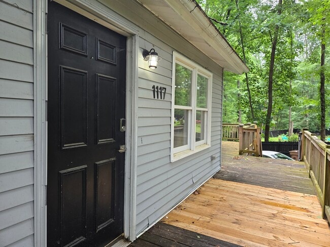 Building Photo - 1117 Ralph Dr
