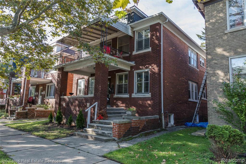 Primary Photo - 887 Beaconsfield Ave