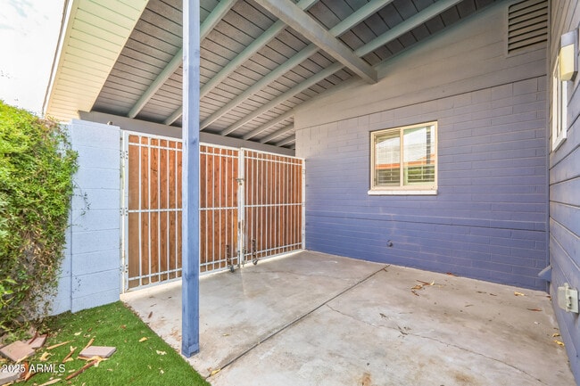 Building Photo - 457 W Mulberry Dr