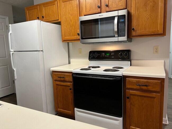Building Photo - 28 Collinwood Cove
