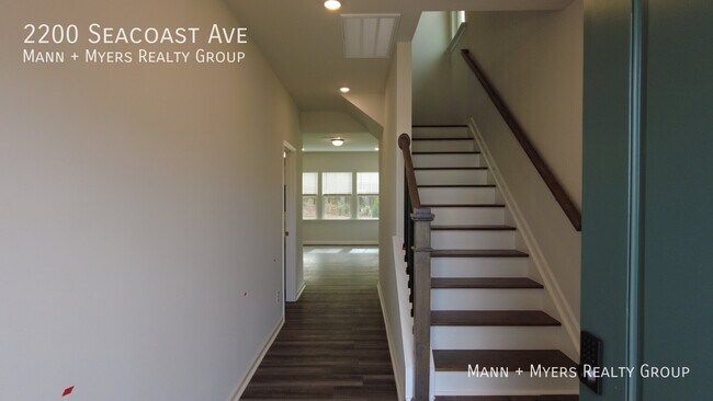 Building Photo - 2200 Seacoast Ave