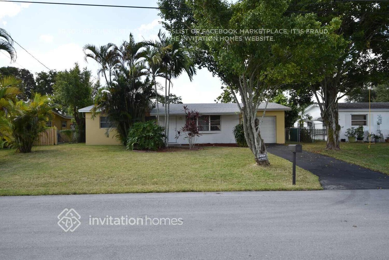 Foto principal - 5650 SW 54th Ct