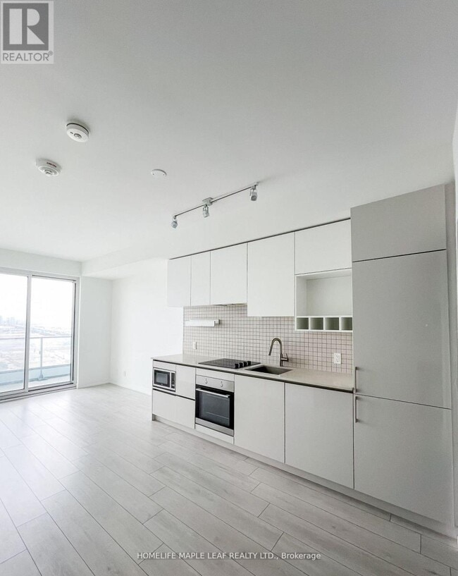 Photo du bâtiment - 950 Portage Pkwy