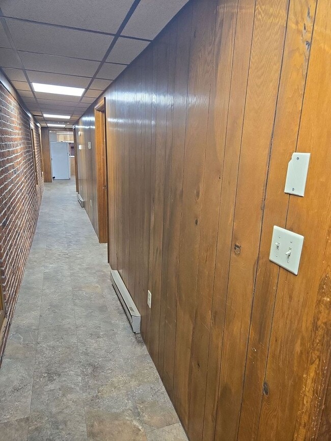 Building Photo - 203 Lincoln Way E