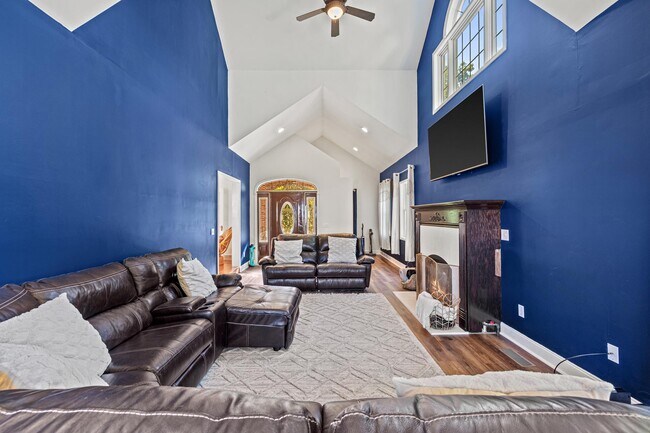 Extra large furnished living room - 11314 8th Ave