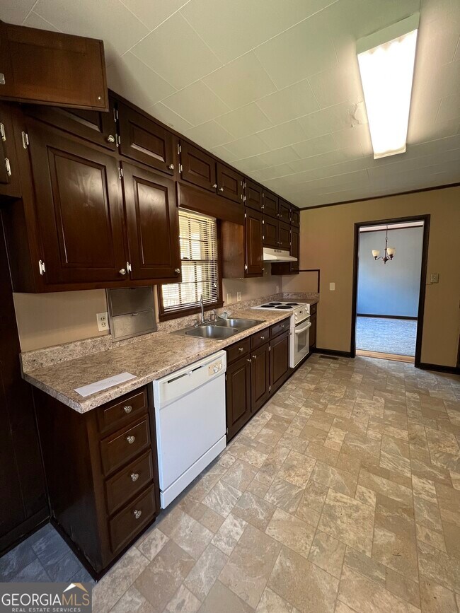 Foto del edificio - 115 Old Stone Rd