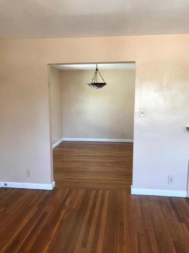 Dining Room - 95-27 88th St