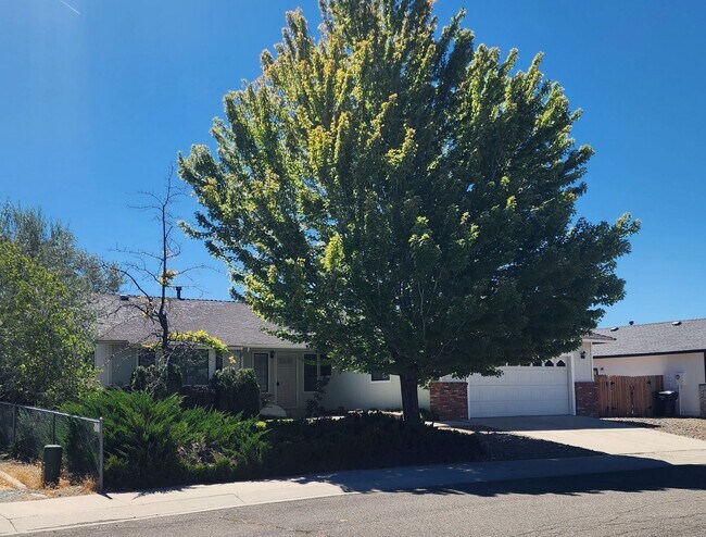 Foto del edificio - Home For Rent in Sunridge