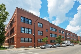 Building Photo - 1728 N Damen Ave