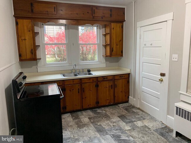 Building Photo - 559 Hillman Dr