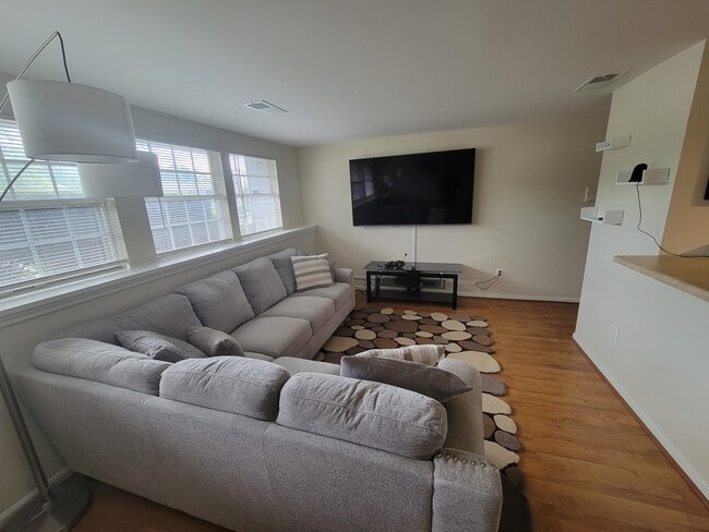 Building Photo - 17050 Capri Ln
