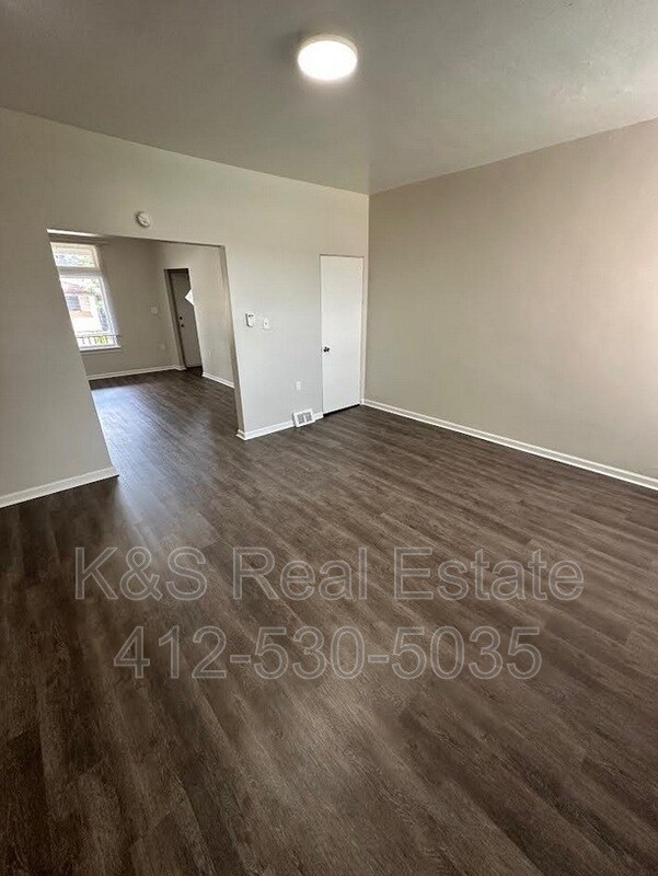 Foto del edificio - 527 Marwood Ave