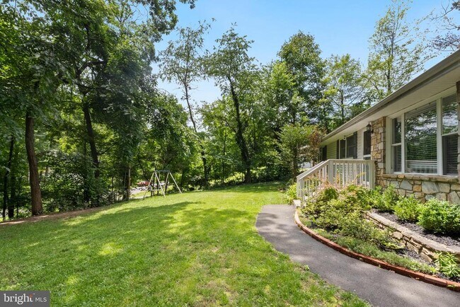 Foto del edificio - 2652 Collins Ct