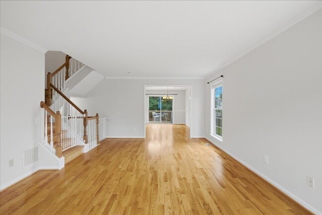 Foto del edificio - Updated 3BR End-Unit Townhome in Ashburn Farm
