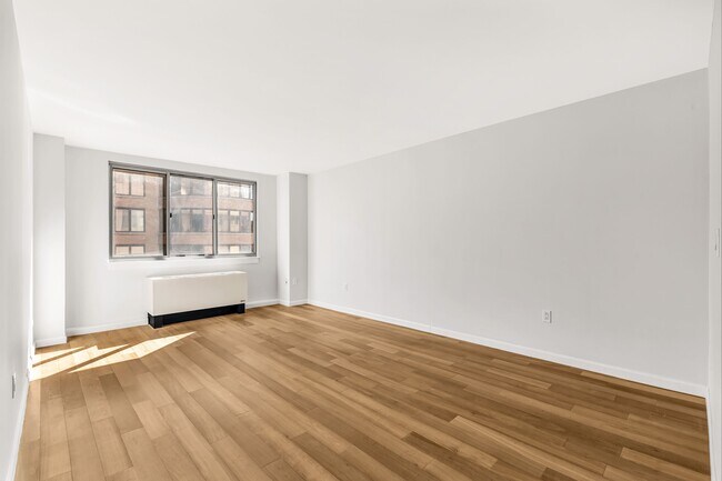 Foto del edificio - 308 E 38th St