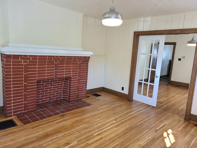 Foto del edificio - 214 E Kelso Rd