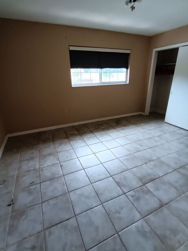 Foto del edificio - 5505 Hernandes Dr