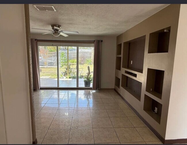 Foto del edificio - 120 N Edgemon Ave